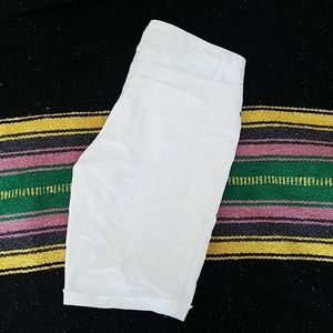 Simply Styled White Bermuda Shorts